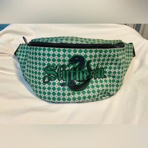 *EUC* BUCKLE DOWN Harry Potter’s SLYTHERIN Fanny Pack/Waist Bag - Green Argyle